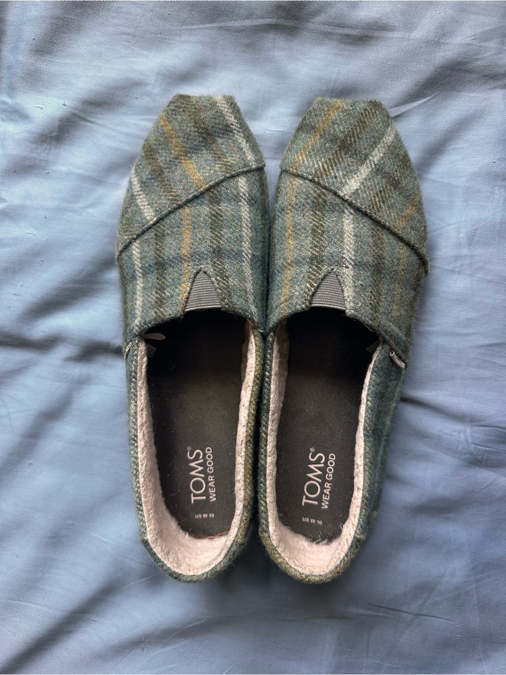 TOMS Women’s Green Plaid Slip-On Loafers, size 10